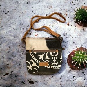 Cadence Cross Body Purse